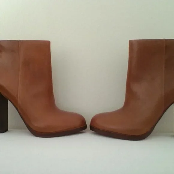 Vince Camuto Cognac Caylesa Platform Bootie Size 10 - Picture 4 of 4